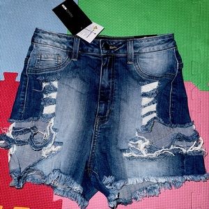 Fashion nova shorts size 7